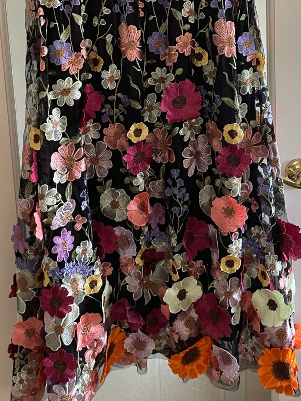 Chic Star Flower Embroidered Maxi Gown - Picture 4 of 6